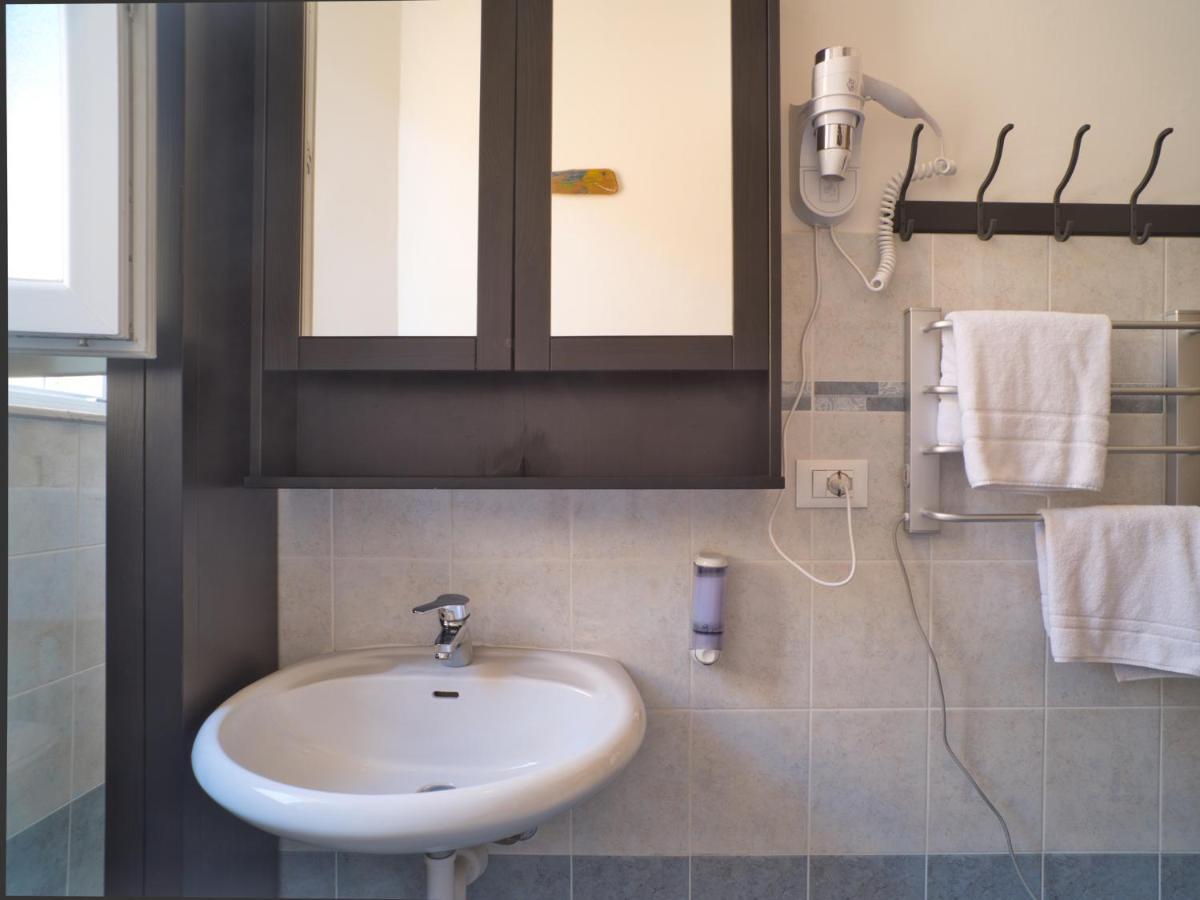 מלון פינאלה ליגורה 2 Passi Dal Mare מראה חיצוני תמונה